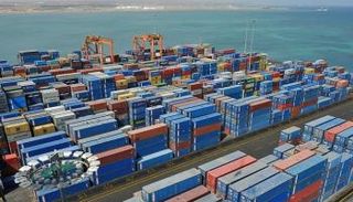 مصر تتيح للسودان استخدام موانئها للتصدير