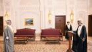 سفير عمان لدى مصر "متفائل" بعقد القمة الخليجية