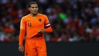 فيرجيل فان ديك بشارة قيادة منتخب هولندا