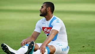 الجزائري فوزي غلام لاعب نابولي