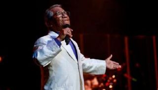 المغني المكسيكي أرماندو مانثانيرو