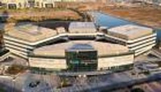 تعاون إماراتي سعودي.. مستشفى فقيه الجامعي الذكي يبدأ العمل في دبي