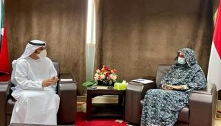 جانب من لقاء إلهام إبراهيم وحمد الجنيبي