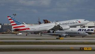 طائرة بوينج 737 ماكس أثناء إقلاعها من ميامي