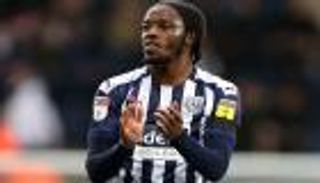 مدافع بروميتش يسجل هدفاً كوميدياً في الدوري الإنجليزي 