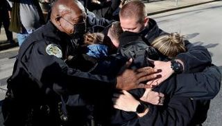 ضباط من شرطة ناشفيل - نيويورك تايمز