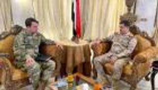 وزير الدفاع اليمني: إيران مستمرة بتهريب الأسلحة للحوثي