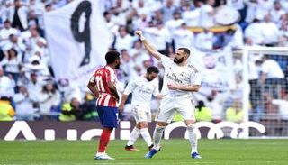 كريم بنزيمة مهاجم ريال مدريد