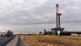 منصة حفر في حوض بيرميان بالولايات المتحدة - رويترز