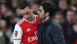 أوزيل وأرتيتا