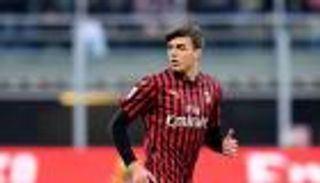 دانييل مالديني يحمل لواء عائلته مع ميلان