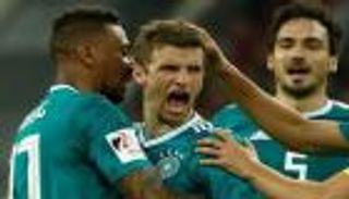 لوف يعيد فتح أبواب ألمانيا لمولر وهوملز