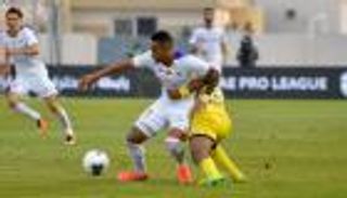 شباب الأهلي يتعثر والشارقة ينتفض في الدوري الإماراتي