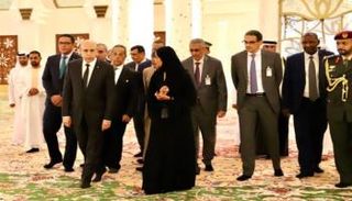 رئيس موريتانيا أثناء زيارته لجامع الشيخ زايد الكبير 