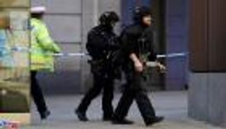 مقتل مسلح طعن 3 أشخاص بلندن.. وترجيح صلته بالإرهاب