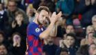 منتقدا الإدارة.. راكيتيش يعترف بتفكيره في مغادرة برشلونة