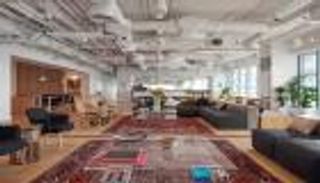 "WeWork" تفتتح أول مقر لها بالإمارات