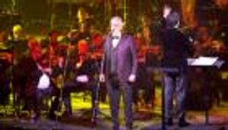 للعام الثاني.. بوتشيلي يبهر جمهور "شتاء طنطورة" السعودي