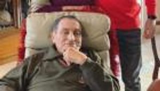 أول ظهور لمبارك بعد وعكة صحية.. ومحاميه: بصحة جيدة