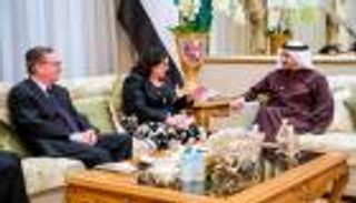 عبدالله بن زايد يبحث أوضاع المنطقة مع مسؤولين دوليين