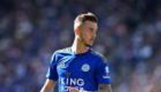 بعد ماجواير.. ليستر سيتي يخطط لاستنزاف يونايتد بصفقة جديدة