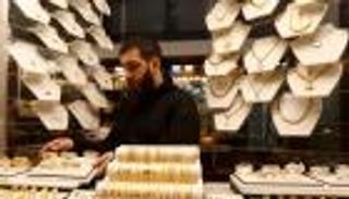 استقرار الذهب وكفة الدولار ترجح أمام مخاوف "كورونا"