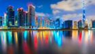 عرض مزايا دبي التنافسية أمام منتدى دولي