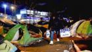 فرنسا تخلي آخر مخيم للمهاجرين شمال باريس