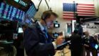وول ستريت تتحدى مخاوف كورونا