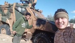 مدرعة تركية اغتنمها الجيش الليبي في طرابلس