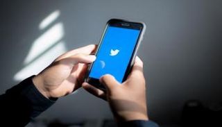 تويتر تحذف المقاطع المضرة بالسلامة العامة