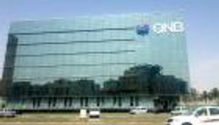 أكبر بنوك قطر يبدأ تسويق سندات دولارية لتوفير السيولة