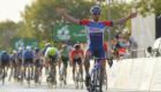 فريق الإمارات يحافظ على صدارة ترتيب طواف السعودية