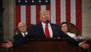 ترامب: على إيران التخلي عن طموحها النووي ونشر الإرهاب