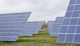 محطة طاقة شمسية - أرشيفية