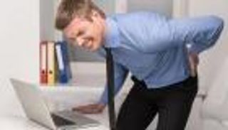 8 أسباب لآلام العمود الفقري.. لا للجلوس طويلا