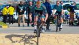 درّاج فريق الإمارات يتصدر المرحلة الأولى لطواف السعودية