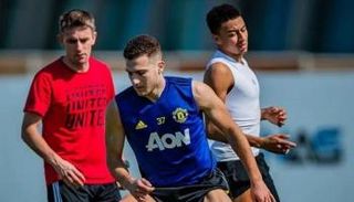 نجوم يونايتد يتدربون في ند الشبا