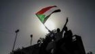 السودان يعيد 621 موظفا للخدمة فصلهم "الإخوان"