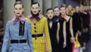 فيروس كورونا يهدد صناعة عاصمة الموضة العالمية