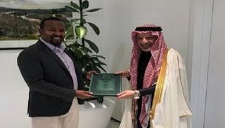 رئيس الوزراء الإثيوبي آبي أحمد خلال استقباله القطان