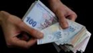 الليرة التركية تهوي لأقل مستوى في 9 أشهر