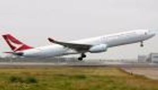 العاملون بـ"طيران كاثي دراجون" يطالبون بوقف الرحلات إلى الصين