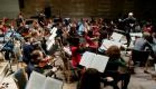 "أوركسترا بودابست" تُسمع الصم سيمفونية بيتهوفن بـ"اللمس"