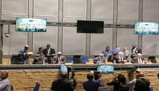القمة تطالب بإنهاء الأزمة في ليبيا