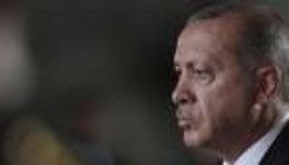 صحيفة: فرنسا تعد لمنع دخول المعلمين الأتراك