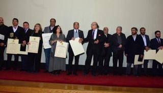 صورة تذكارية للفائزين بجوائز مهرجان جمعية الفيلم