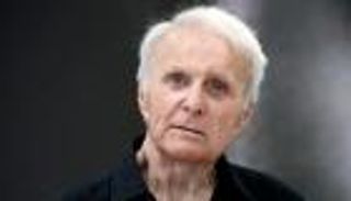 وفاة الممثل روبرت كونراد بطل "ذا وايلد وايلد ويست"