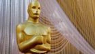 مصممة تتوقع العودة للبذخ في أزياء حفل الأوسكار