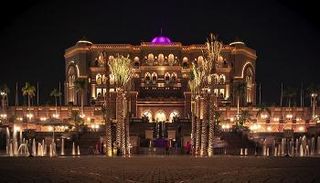 فندق Emirates Palace أحد أفخم الفنادق في العالم